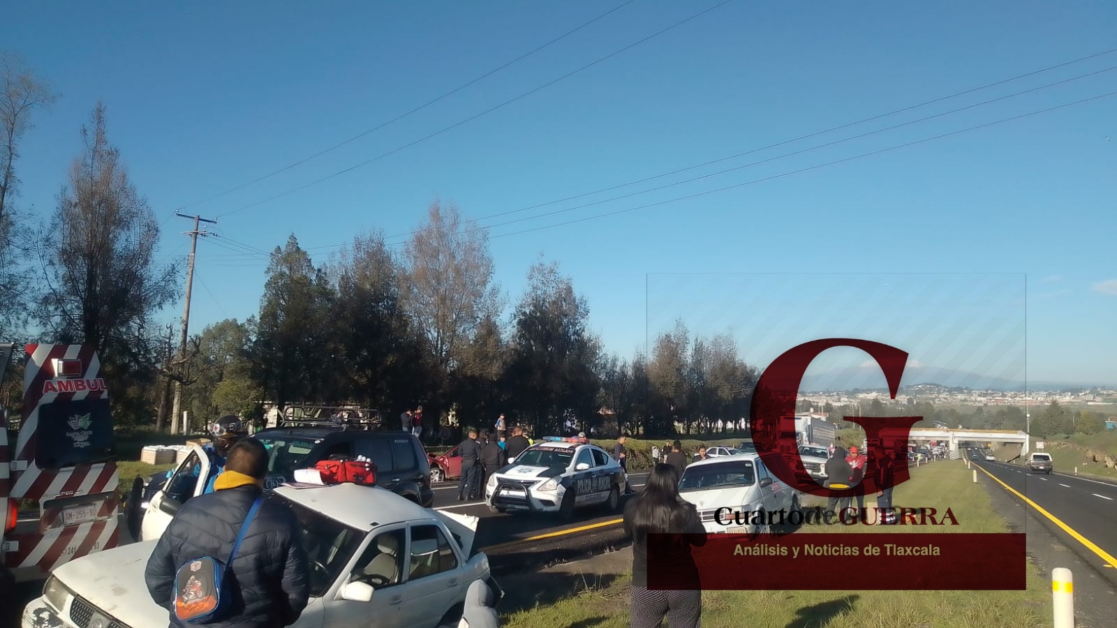 Ocho lesionados por choque de cuatro vehículos  en el Libramiento Apizaco