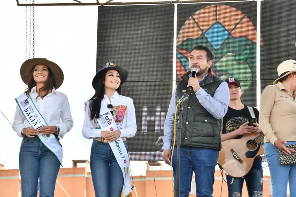 Creatividad y adrenalina se vive en la tradicional Carrera de Burros en la Feria Huamantla 2023