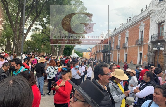 En plantón indefinido sindicalizados ante cerrazón del gobierno de Tlaxcala