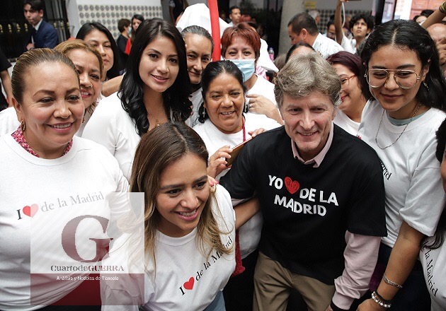 Enrique de la Madrid se reúne con militantes en el PRI municipal de Puebla