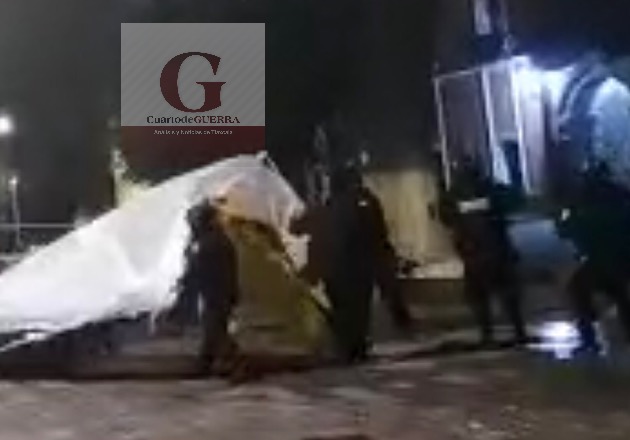 Desaloja Policía Estatal a sindicalizados del Zócalo de Tlaxcala