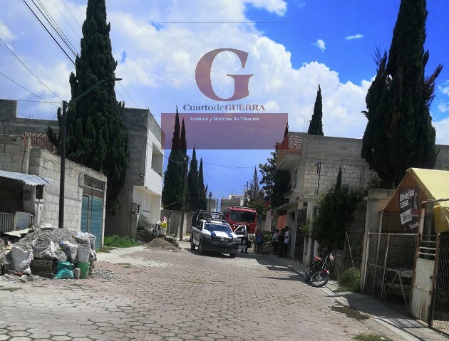 Hombre amenaza con explotar un tanque de gas en un Fraccionamiento de Tlaltelulco