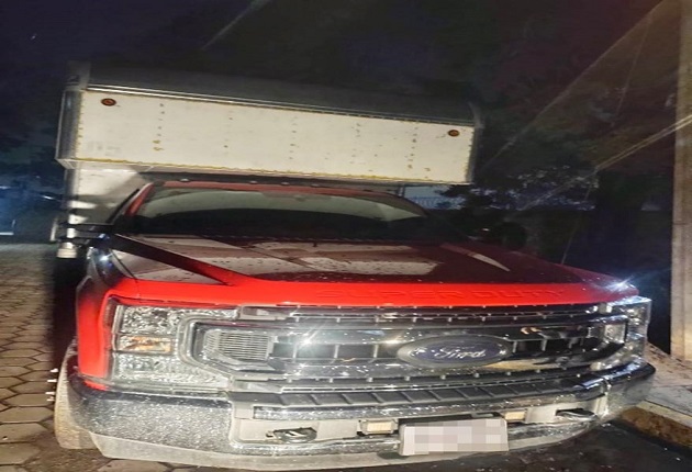 Asegura PGJE camioneta con reporte de robo a transportista sin violencia