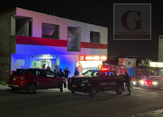 Trío de malhechores roba funeraria a punta de pistola y con arma blanca, en Tepetomatitlán