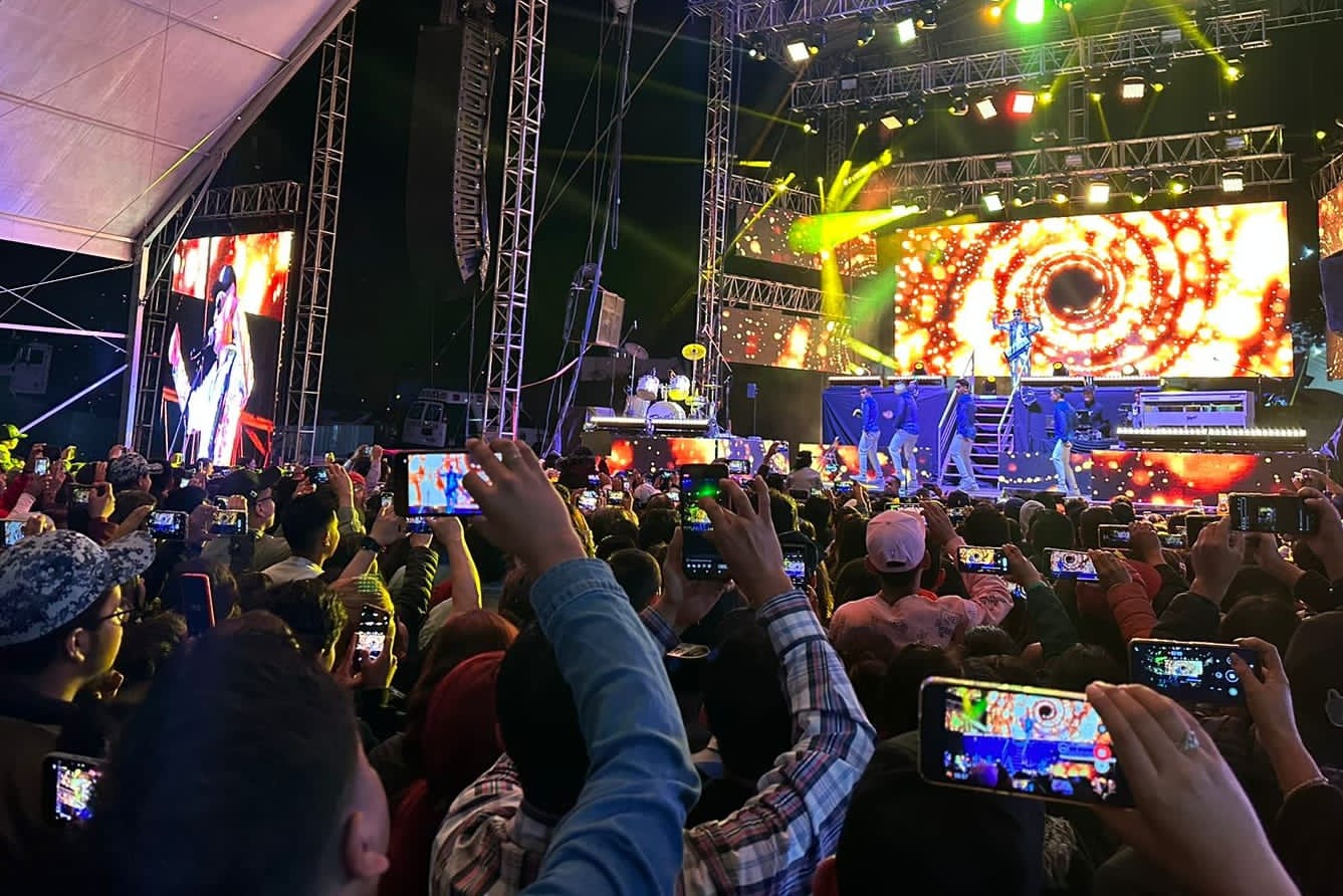 Espectacular presentación de Raymix en la feria Huamantla 2023
