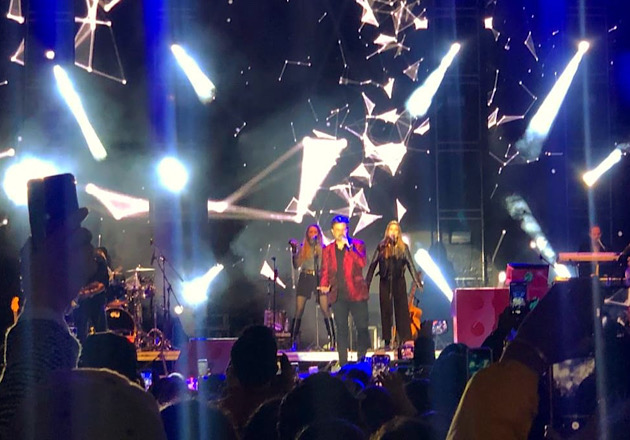 Con sus más grandes éxitos enciende la fiesta Aleks Syntek en Huamantla