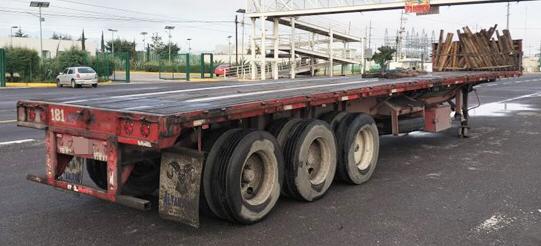 PGJE asegura plataforma para tractocamión con reporte de robo con violencia a transportista