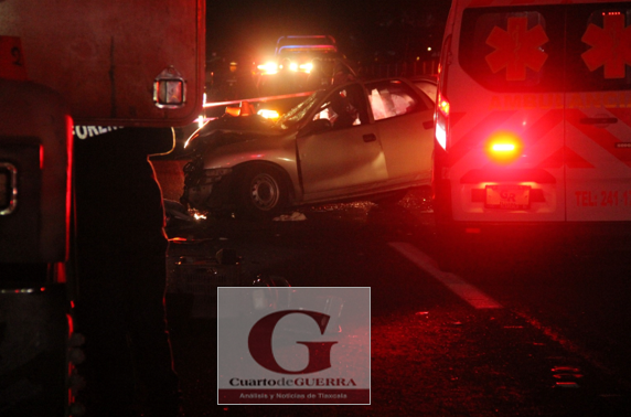 Muere un joven y queda atrapado, en un choque suscitado en Xaloztoc