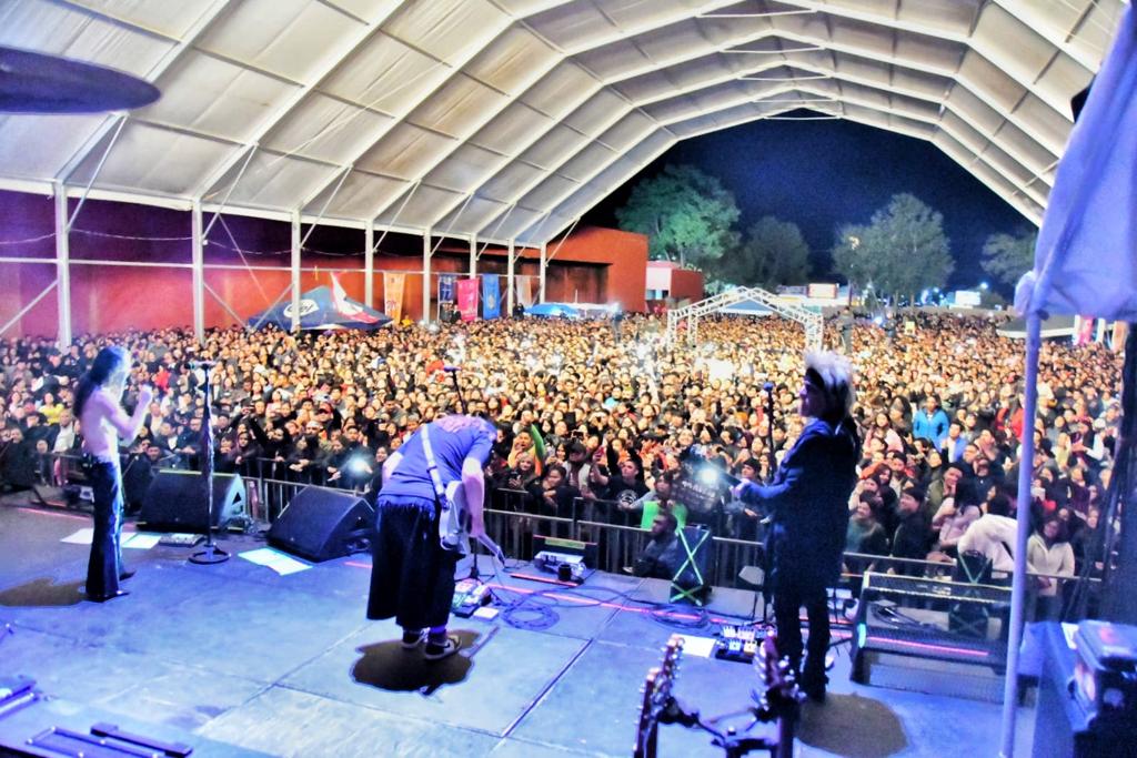 Una noche electrizante se vivió este viernes con el grupo de rock Moderatto