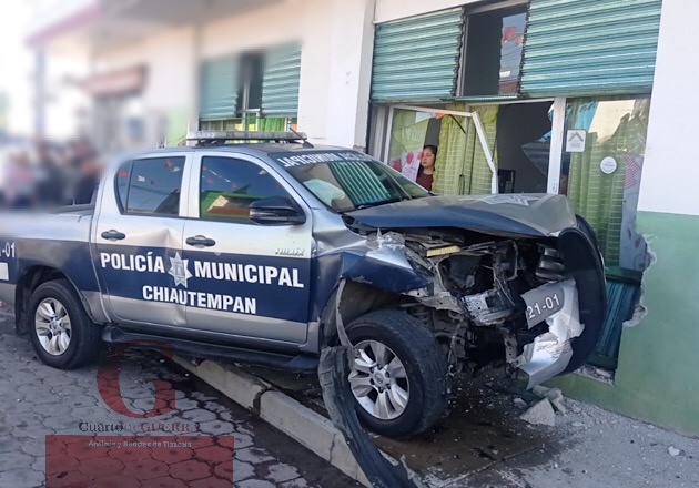 Se accidenta patrulla de Chiautempan durante persecución por supuesto robo