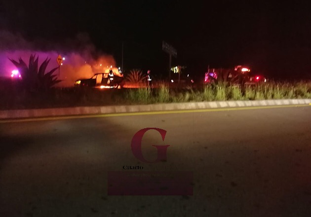 Se incendia vehículo en Tlaxco