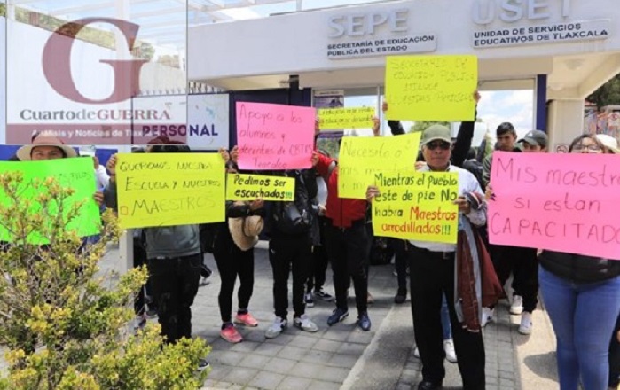 Con manifestación en la USET estudiantes y padres de familia piden clave del Cbtis 04, de San José Teacalco