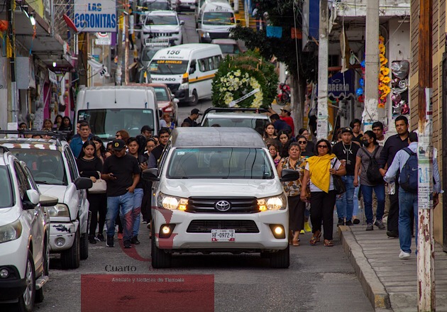 Dan último adiós a Director de Seguridad asesinado junto a otros tres policías en Tierra Colorada