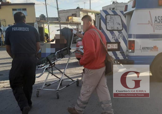 Hombre balea a su pareja sentimental frente a su hijo, en Calpulalpan