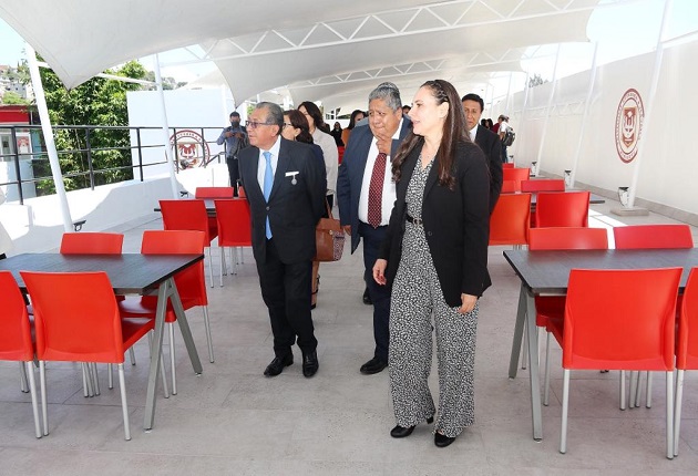 Inaugura Rector de la UATx ampliación del Comedor Universitario