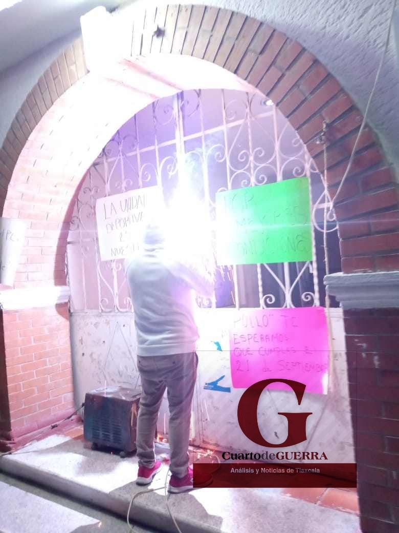 Encierran y no dejan dar el grito a presidente de comunidad de San Nicolás, en San Pablo del Monte