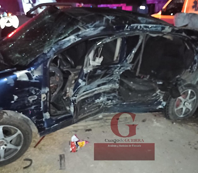 Mueren dos menores de edad en el hospital, tras fuerte accidente vehicular, en Calpulalpan