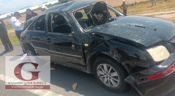 Dos lesionados por volcadura de automóvil,  en la México-Veracruz , a la altura de Huamantla