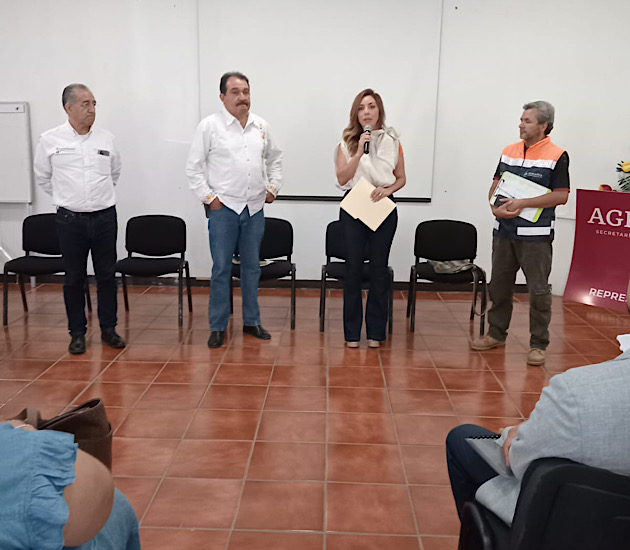 Preside Dulce Silva reunión de trabajo entre campesinos y funcionarios de agricultura y Conagua