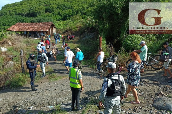 Continúa el drama de familias afectadas por 'Max' en Tecpan de Galeana, Guerrero
