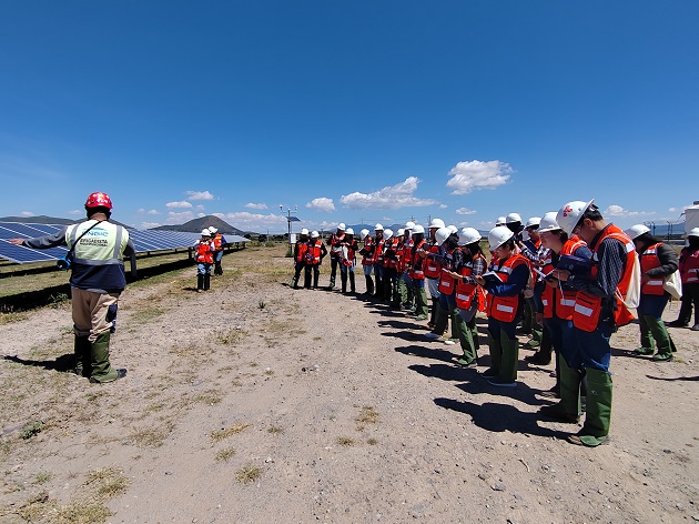 Estudiantes de universidades de Tlaxcala recorren el Parque Solar Nueva Xcala y amplían su visión de futuras oportunidades profesionales