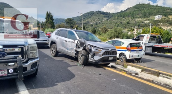 Autobús de Atah se queda sin frenos y provoca accidente, dejando al menos 20 lesionados, en Tizatlán