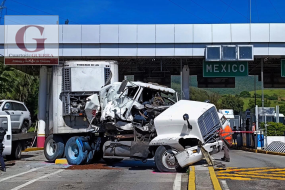 Choca tráiler con la caseta de Palo Blanco de la autopista del Sol