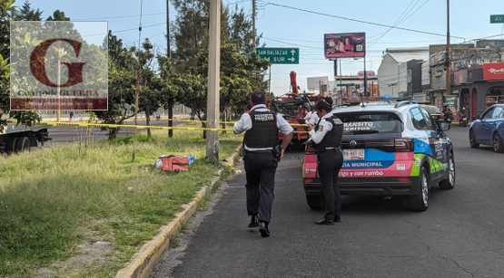 Motociclista muere al chocar contra un poste de concreto, en Puebla