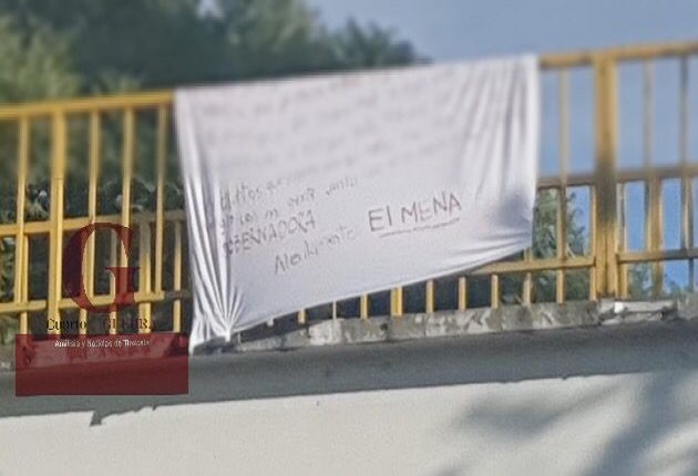 Abandonan presunta narcomanta en puente peatonal de San Hipólito Chimalpa,  Tlaxcala
