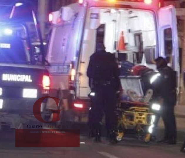 Entre la vida y la muerte hombre apuñalado en baile popular en Huamantla