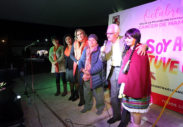 Con show-conferencia se concientiza sobre prevención del cáncer de mama en Chiautempan