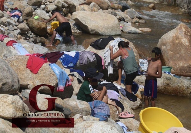 En la Progreso, en Acapulco, el mismo río que les trajo destrucción ahora les da vida