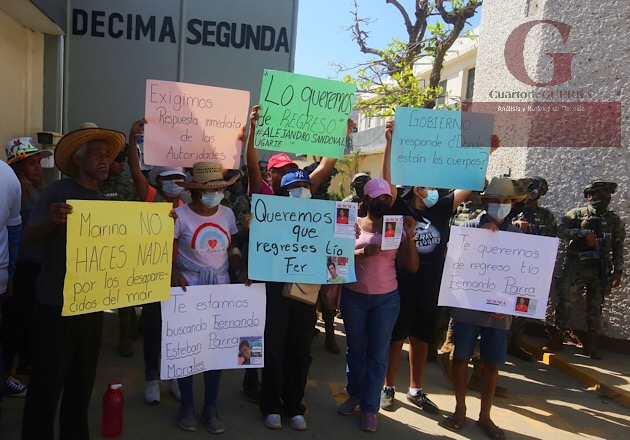 En Acapulco, familiares de desaparecidos en embarcaciones exigen a la Marina su búsqueda