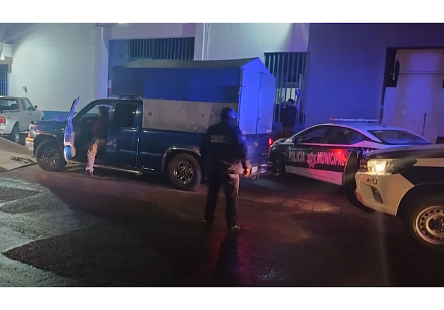 Detiene Policía de Apizaco a un hombre por conducir vehículo con reporte de robo