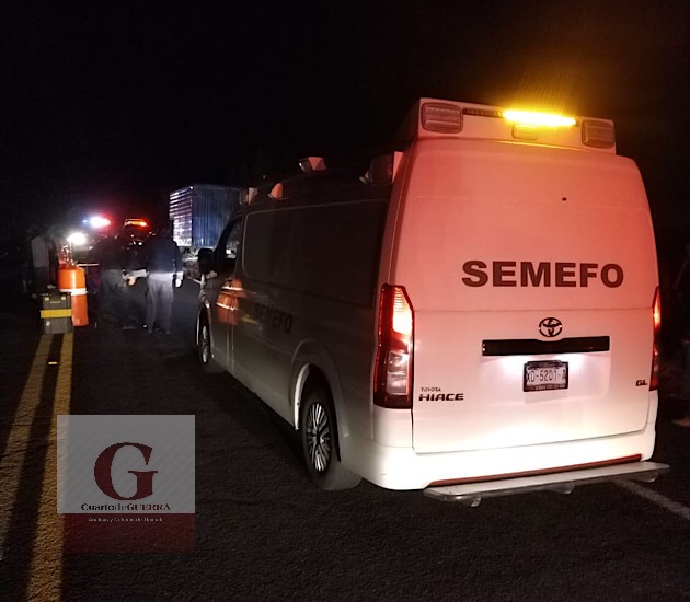Motociclista muere tras impactarse de frente contra una camioneta, en Tlaxco