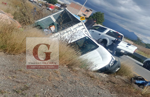 Aparatoso accidente deja al menos dos lesionados, en Tenancingo