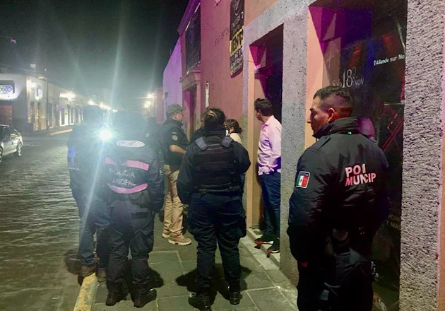 Clausura Protección Civil de Huamantla fiesta clandestina en establecimiento comercial