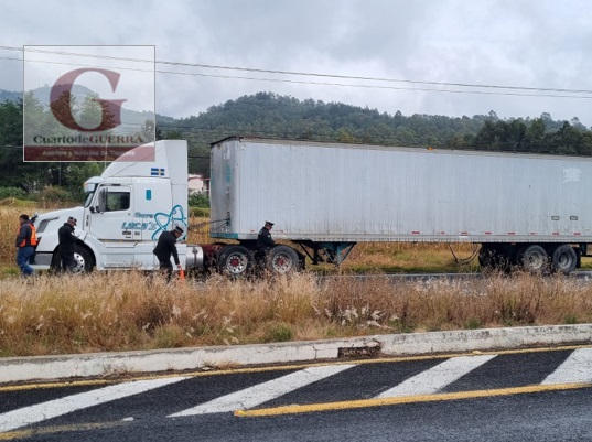Sufre mujer policía aparatoso accidente en la Tlaxcala-Texmelucan