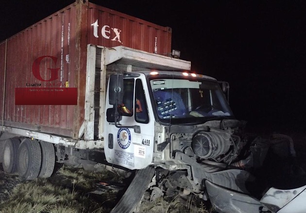 Fuerte encontronazo deja cuatro lesionados, en Tequexquitla