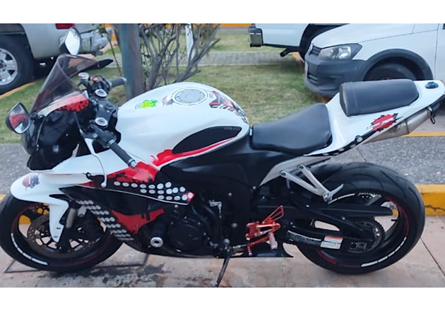 A disposición de PGJE motocicleta con reporte de robo en el motor en la Ciudad de México