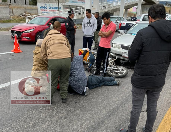 Resulta lesionado motociclista en accidente en la Vía Corta Chiautempan-Puebla
