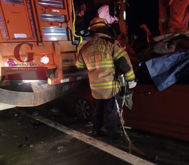 Peregrinos sufren accidente automovilístico; resultan prensados, pero sobreviven, en Españita