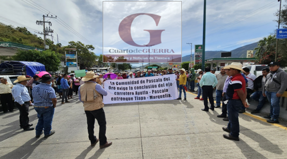 Pobladores de Pascala del Oro bloquean la autopista del Sol, en Guerrero