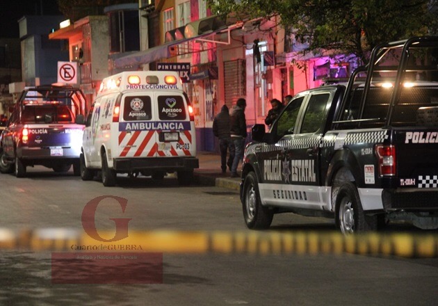 Policía de Apizaco en aparente estado de ebriedad mata a un civil al jugar con su arma