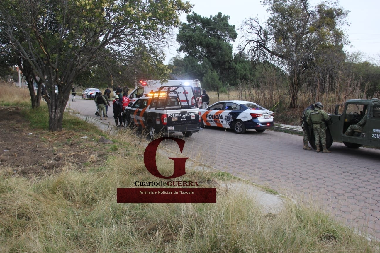 Ejecutan a un hombre y lo abandonan a unos 80 m de un Jardín de Niños, en Apetatitlán