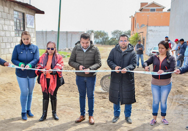 Inaugura Salvador Santos Cedillo ampliación de la red de drenaje sanitario en el barrio de Santa Anita