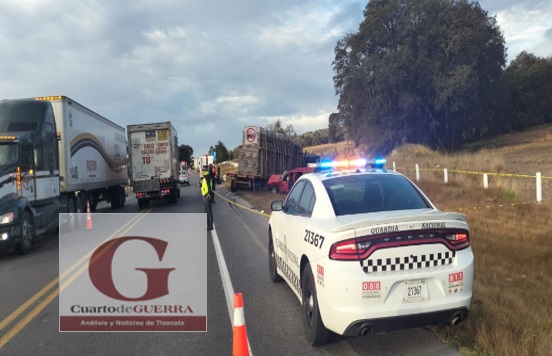 Tres personas mueren y otras tres resultan lesionadas tras fuerte accidente en la Amozoc-Perote