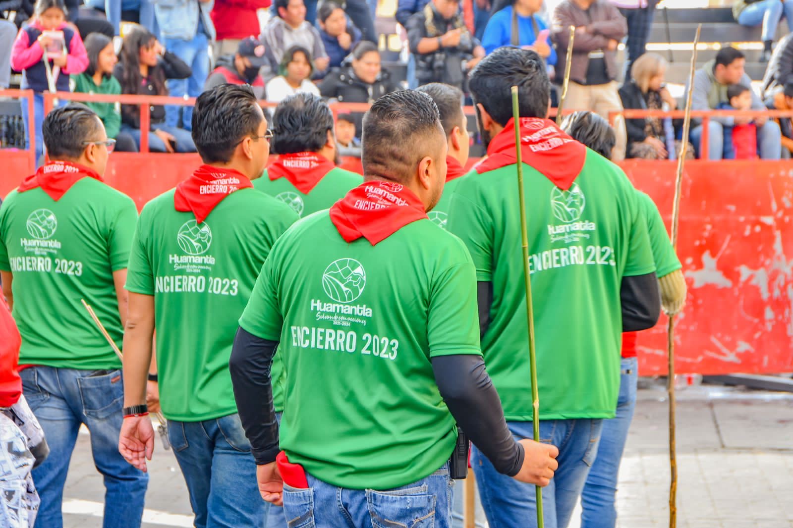 Vive Huamantla histórico encierro de toros de la 'Aldea mágica 2023'