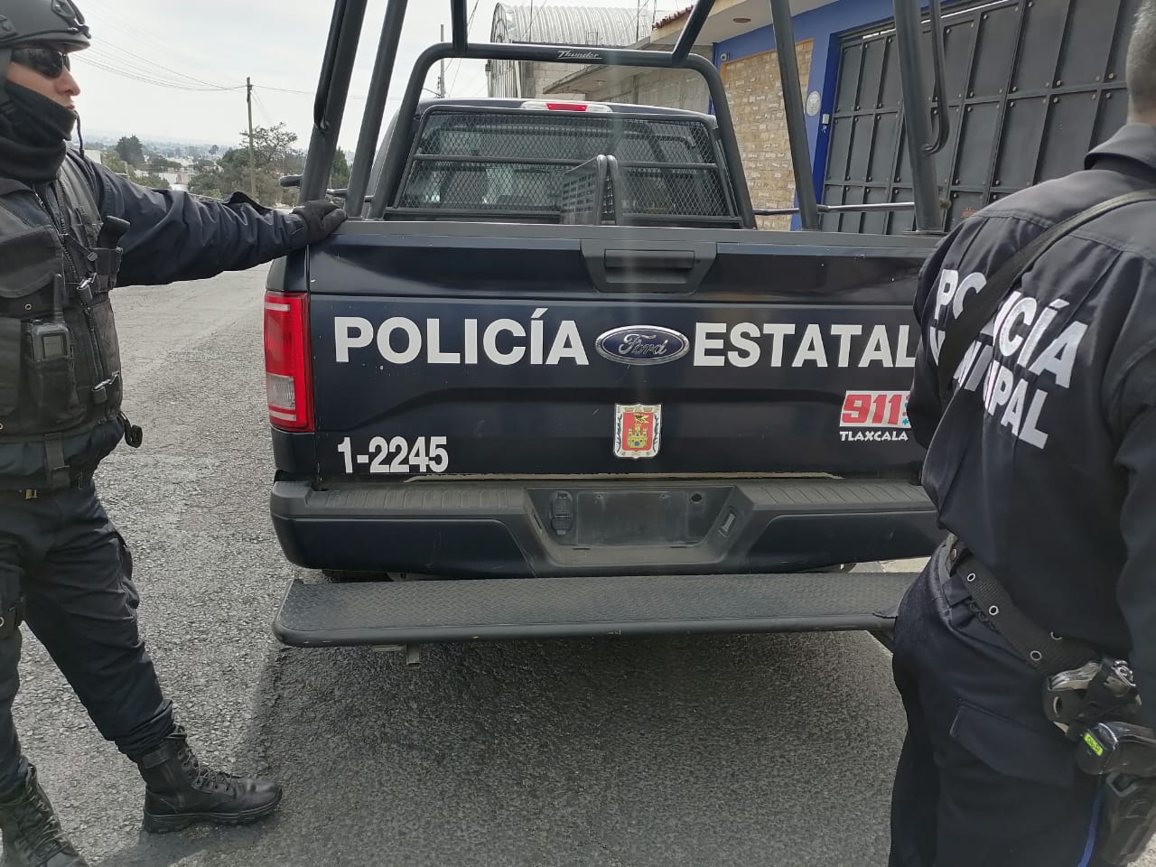 A plena luz del día, amarran a un hombre para robarle una caja fuerte, en Ocotlán