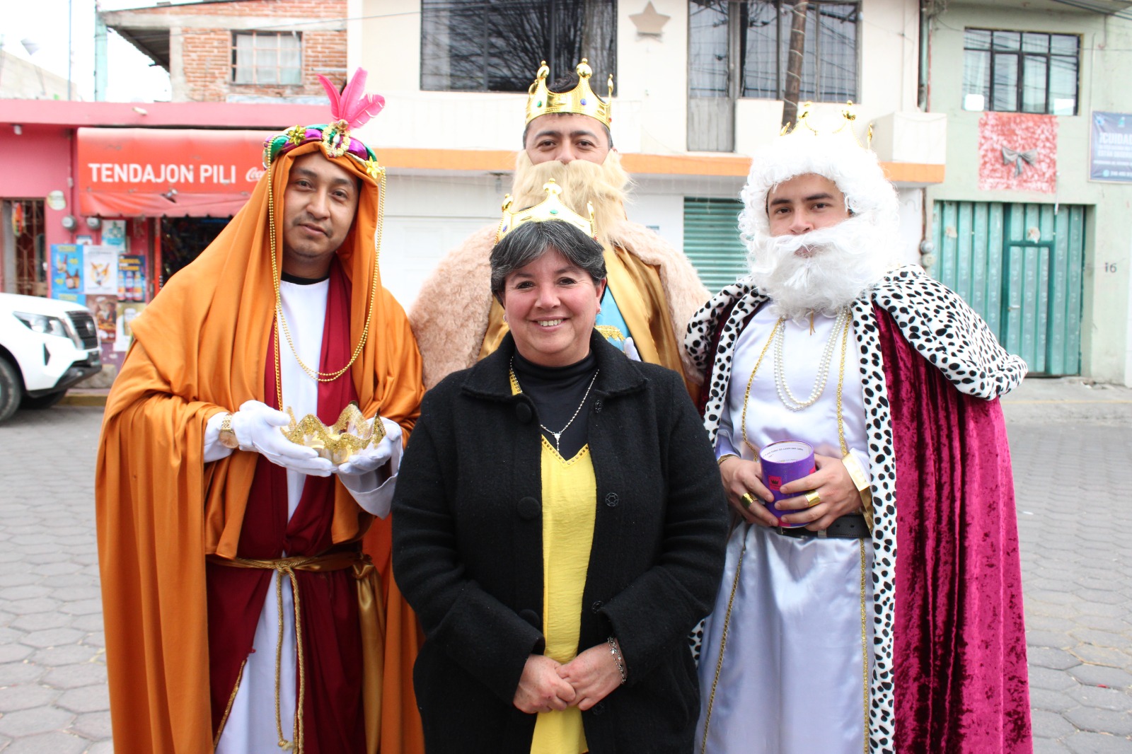 Continua su recorrido la Caravana de los Reyes Magos por Tlaxcala Capital